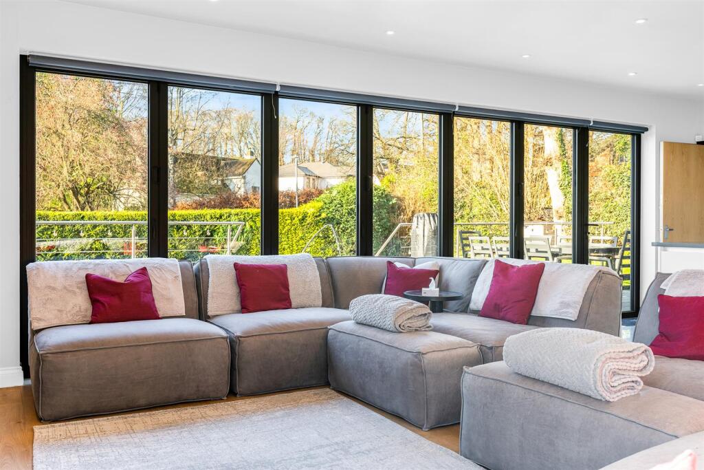 Additional image 8 of Canonsfield Road, Welwyn