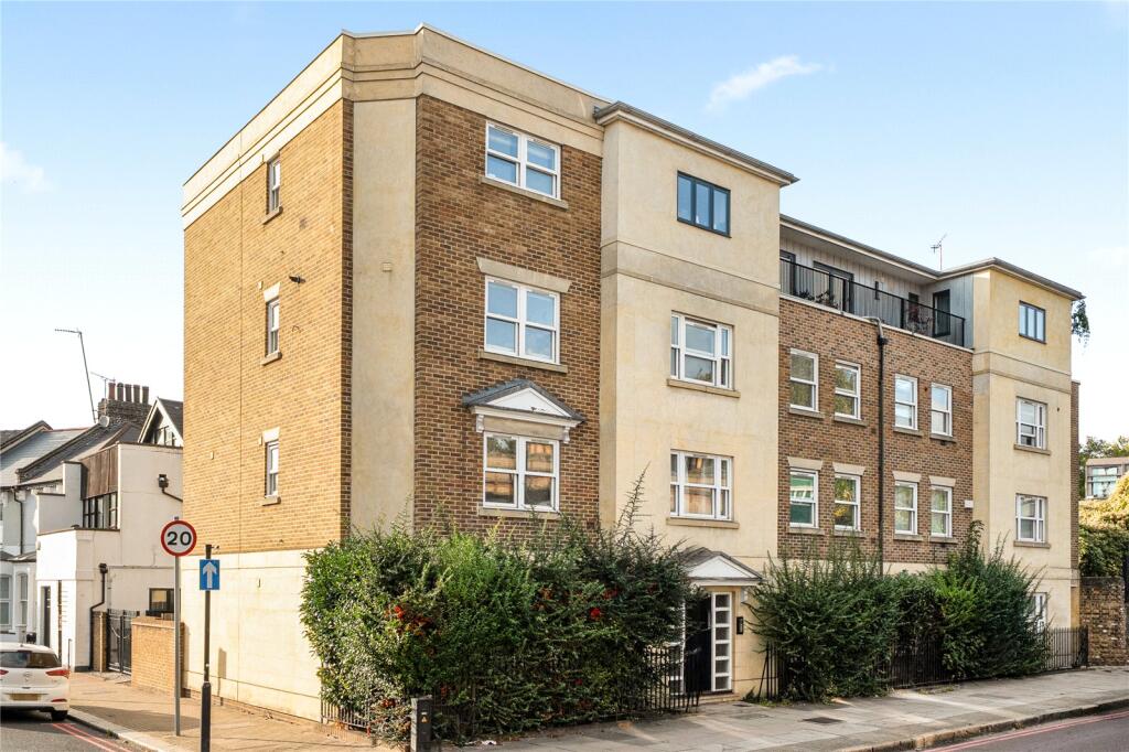 Apartment in London - More