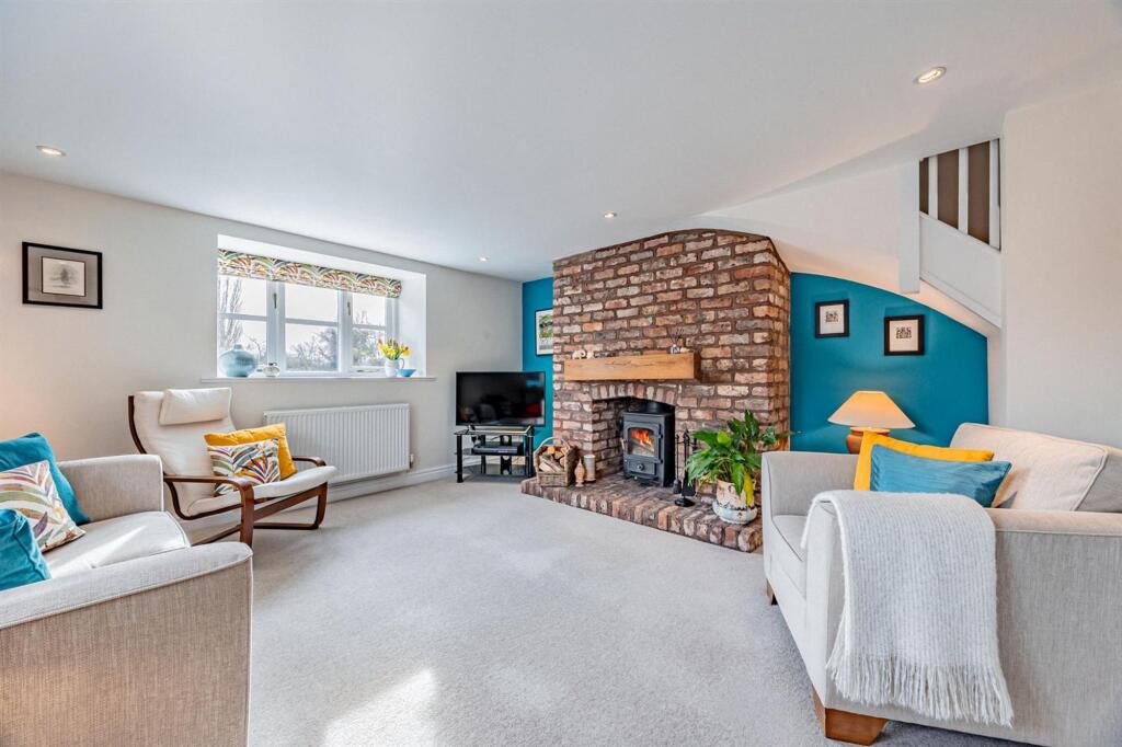 6 Pear Tree Farm Cottages, Billinge Green, Cheshire, CW9 7RY photo 3