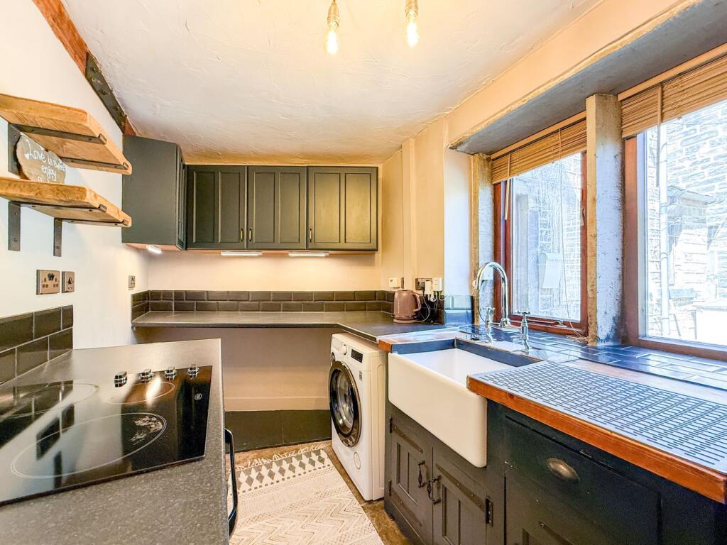 House in Kirklees, Hall Ing, Holme Valley - View 5