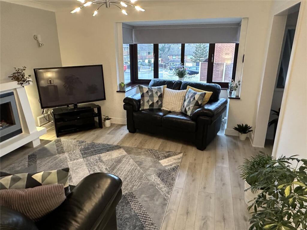 Hillside Drive, Kingshurst, Birmingham, West Midlands, B37 photo 2