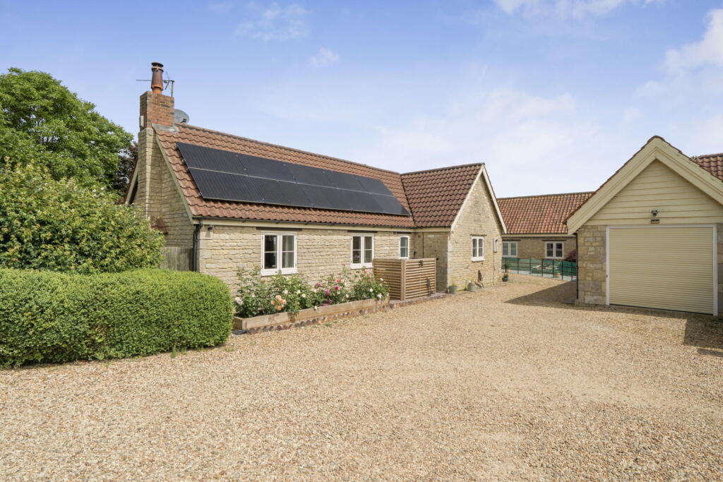 3-bed house on Jacobs Barn, Stretton, £595,000