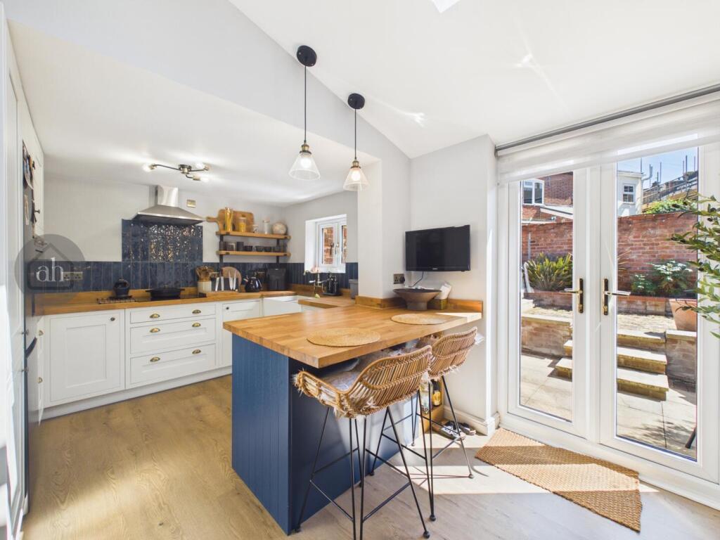House in West Suffolk, Mildenhall Road Estate, Bury St Edmunds - More