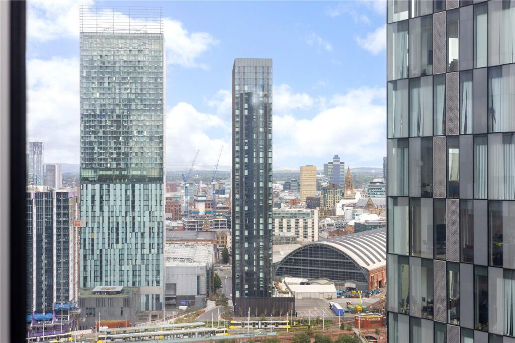 Apartment in Manchester, City Centre - View 3