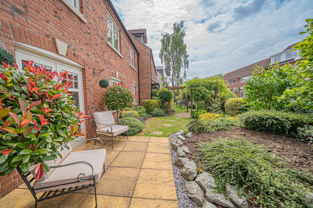 High Street, Knowle, B93 photo 3