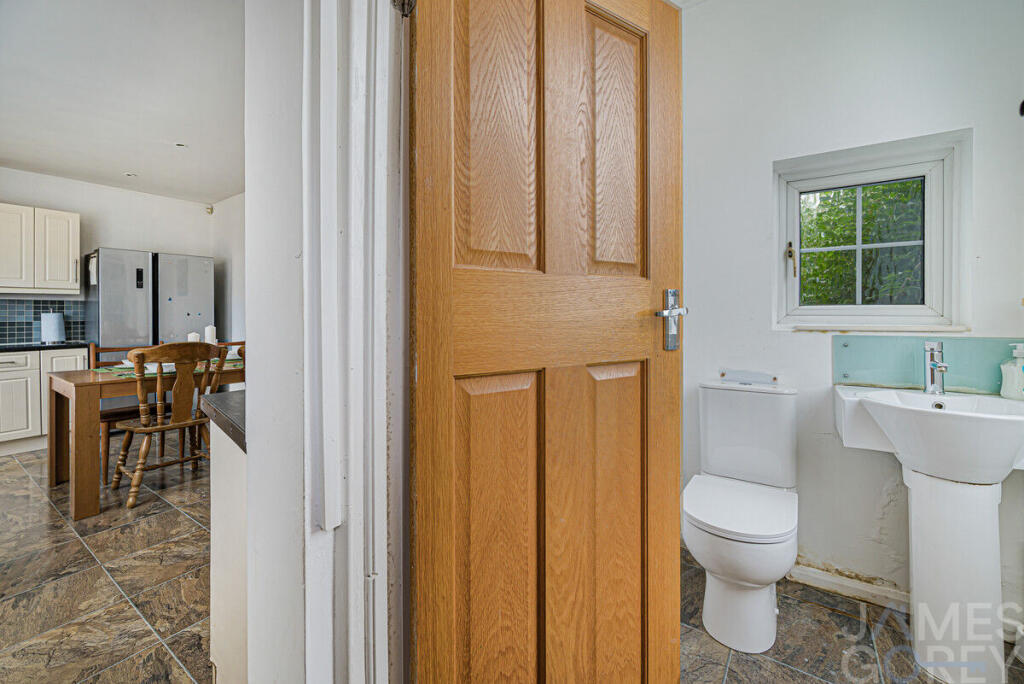 House in London - View 5