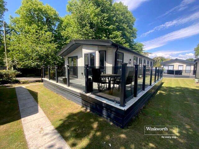 2-bed bungalow on Mudeford, Christchurch, Dorset, BH23, £250,000
