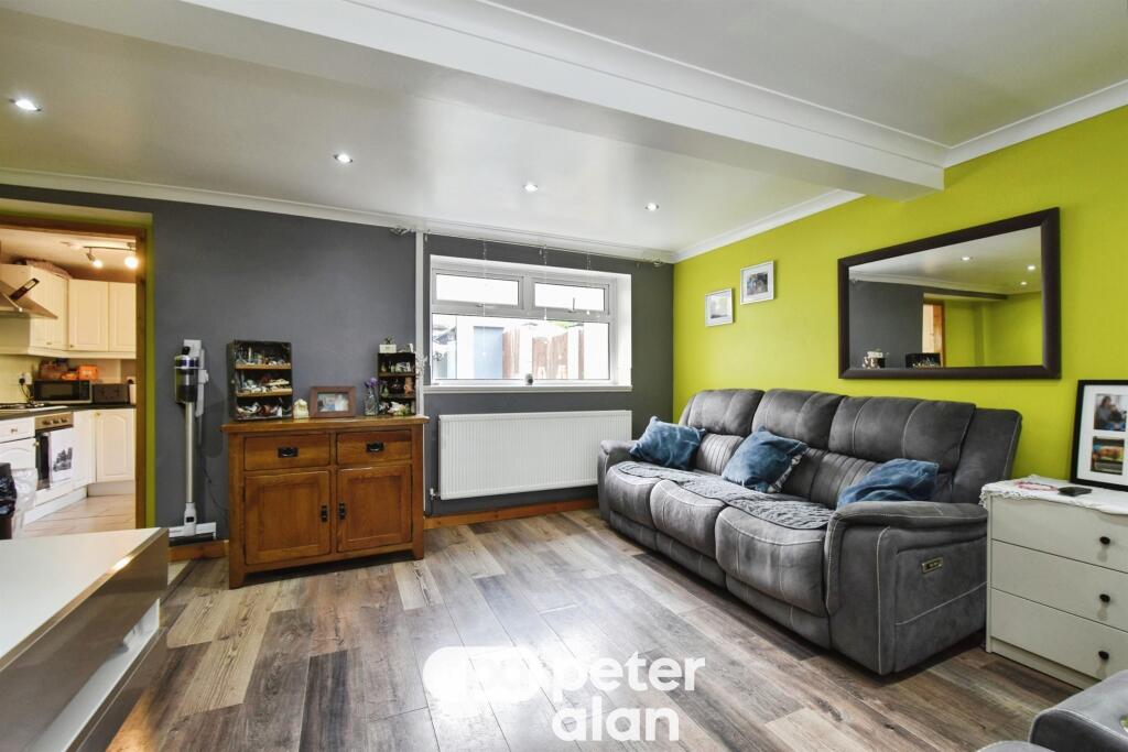 House in Cardiff, Aberaman South - View 4