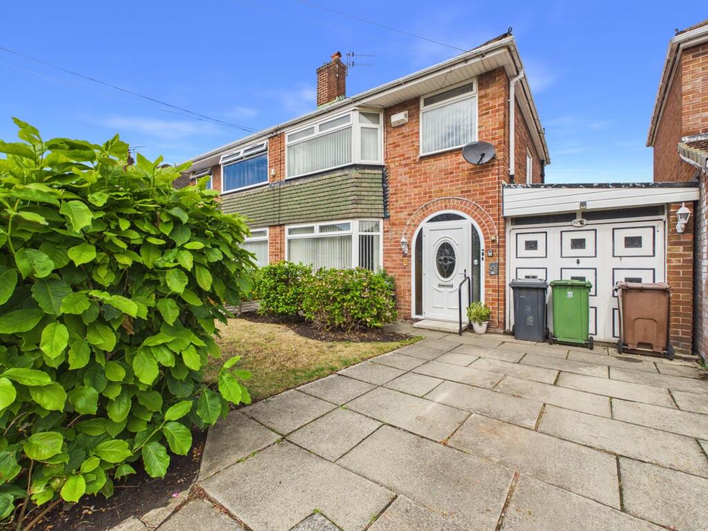 3-bed semi-detached on Windermere Drive, Maghull, L31, £250,000