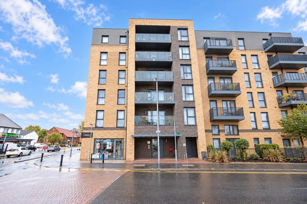2-bed flat on St. Johns Road, New Malden, KT3, £500,000