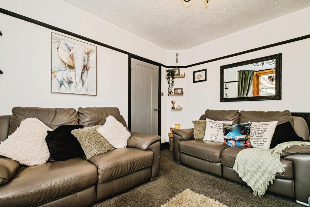 Lyndhurst Road, Worthing photo 5