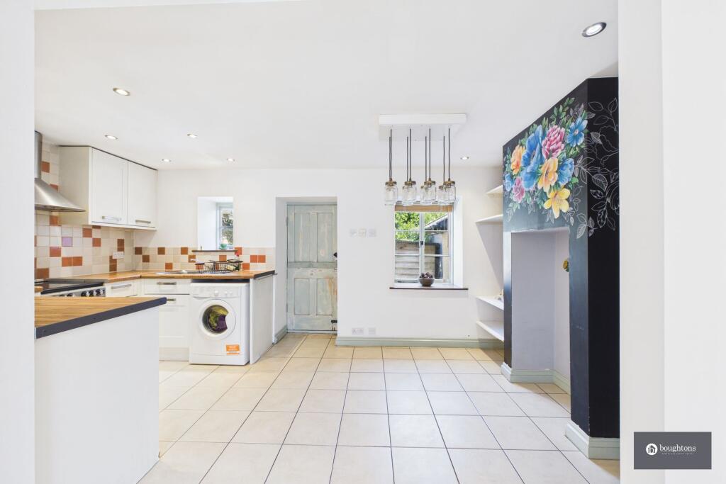 Manor Road, Brackley, NN13 - View 6