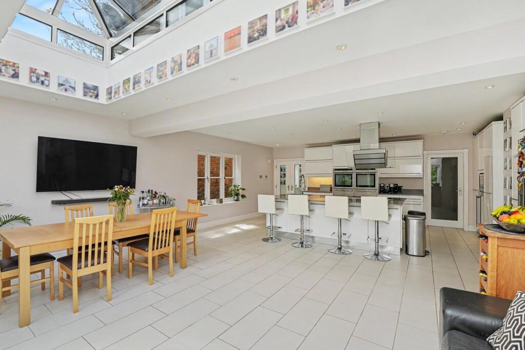 House in North Hertfordshire, Hertfordshire - More