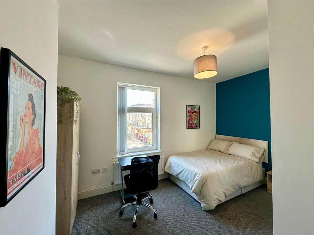 House in Burnley, Rose Grove - View 5