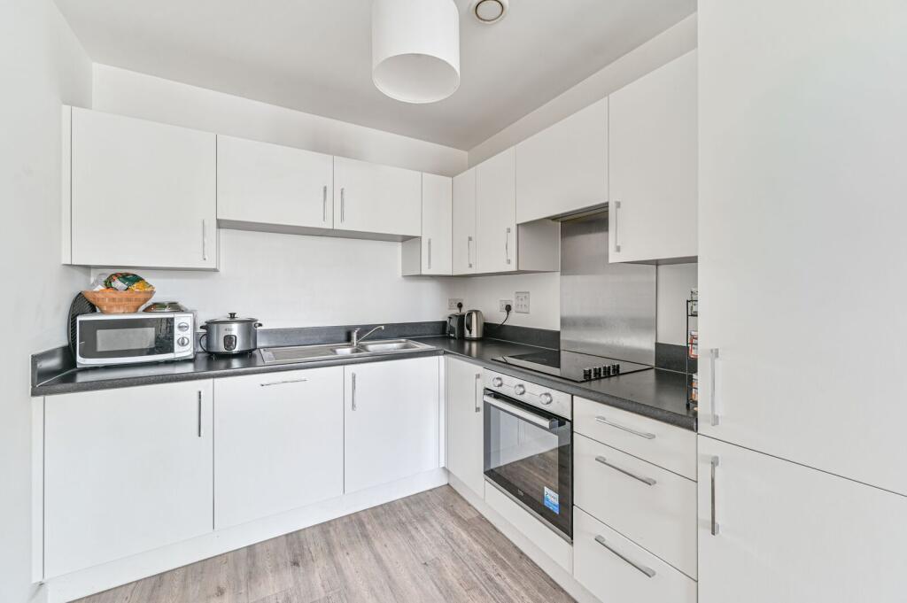 Apartment in London - More