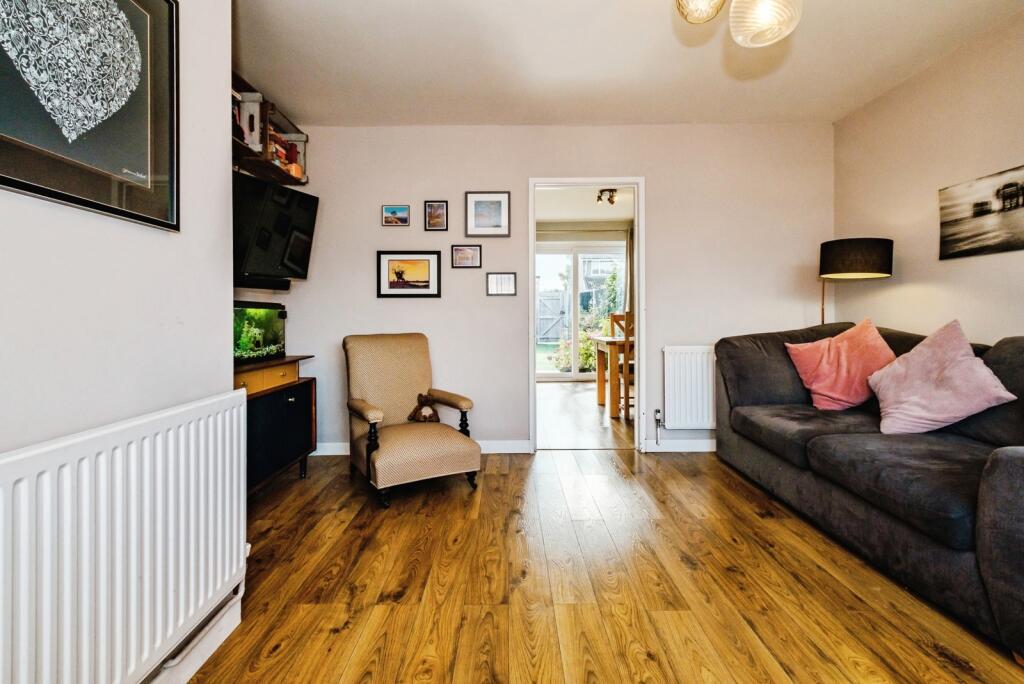 House in Horsham, Upper Beeding - More