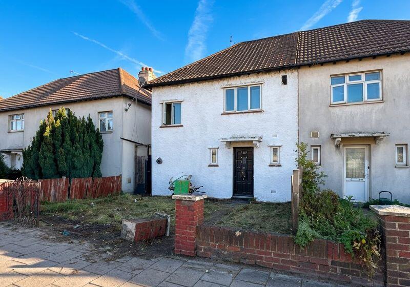 Main image of property: 88 North Circular Road, Neasden, London, NW10 0QS