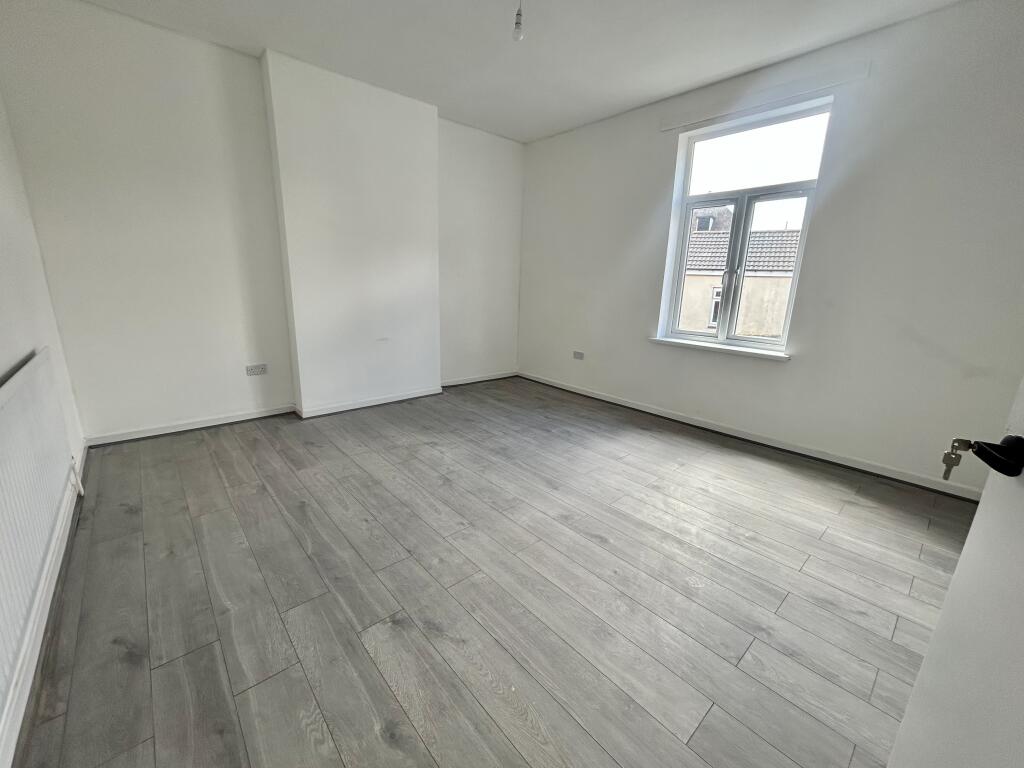 Apartment in Wolverhampton - View 3