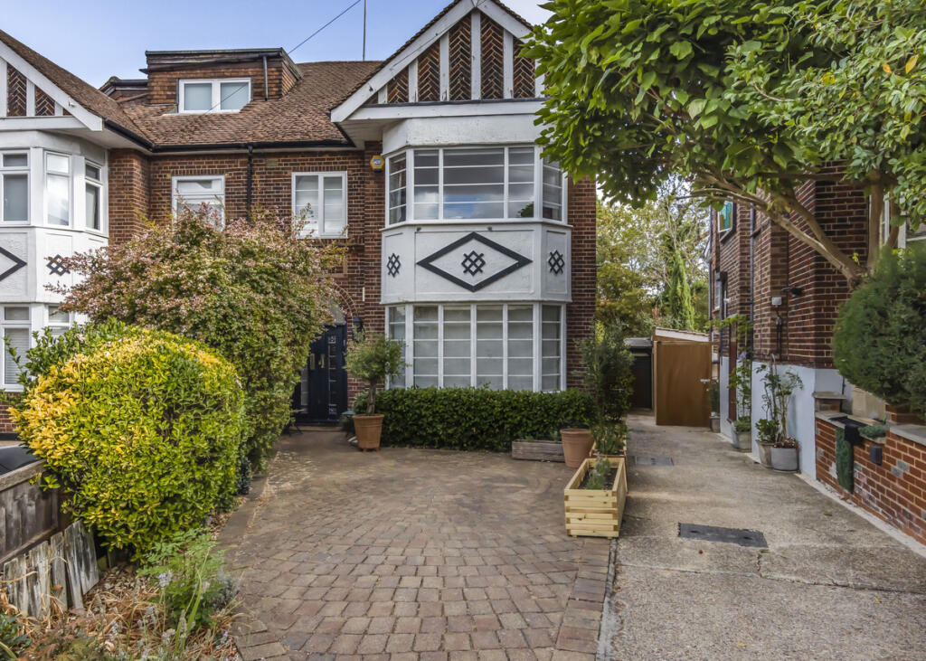 Main image of property: Oakdene Park, Finchley, N3
