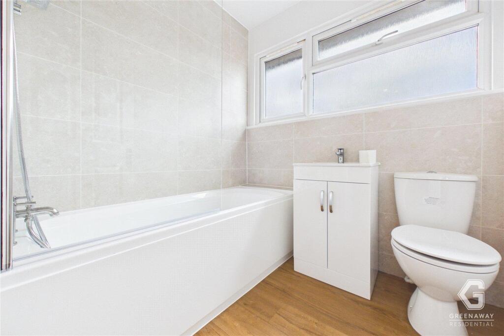 Apartment in Redhill - View 4