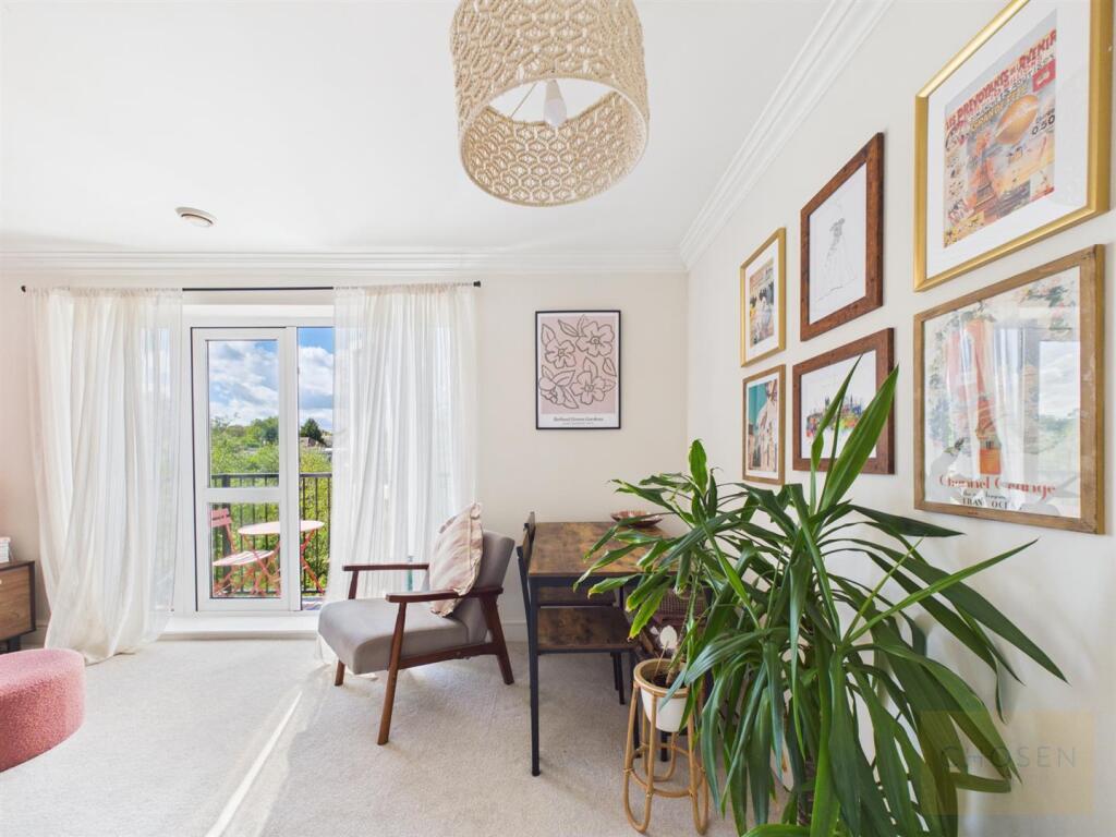 Apartment in Cheltenham, Wymans Brook, St Peter's - View 3