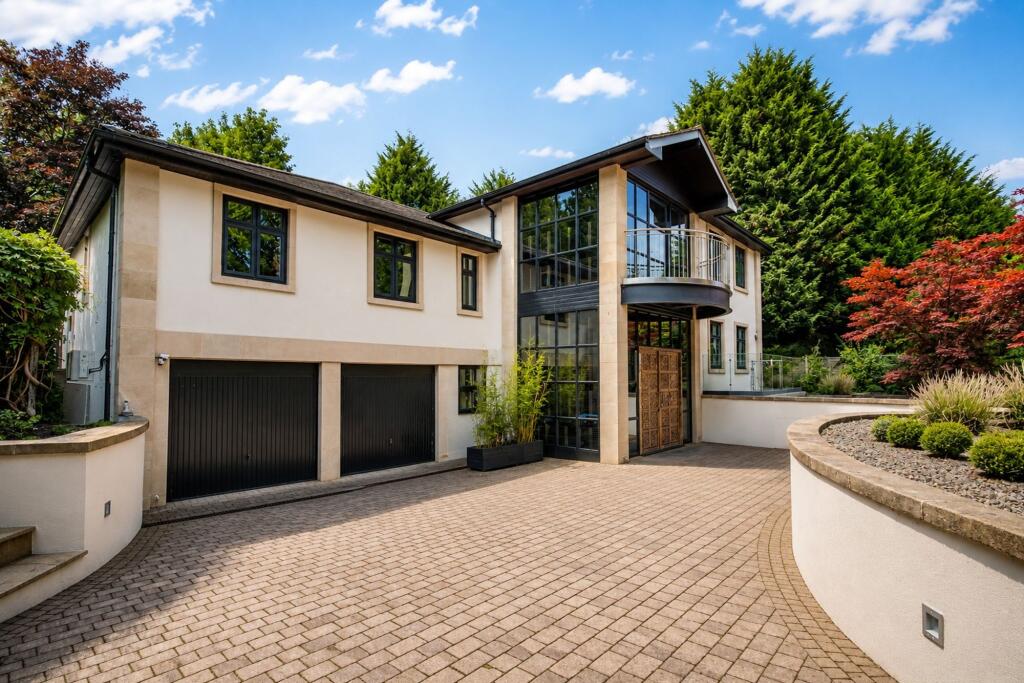 Main image of property: Broadway, Hale, WA15
