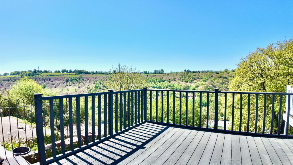 House in Newport - View 5