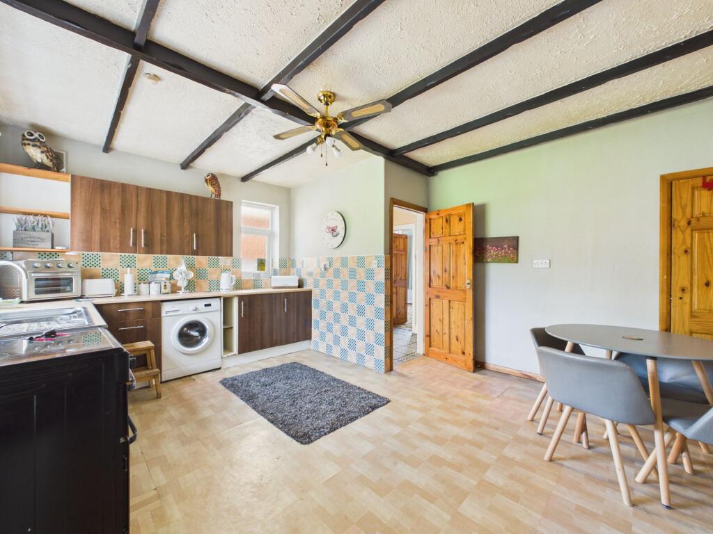 House in Ashfield, Sutton in Ashfield, Nottinghamshire - View 2