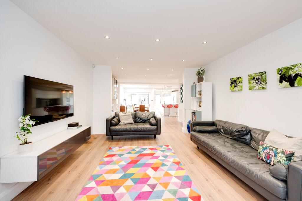 House in London - View 3