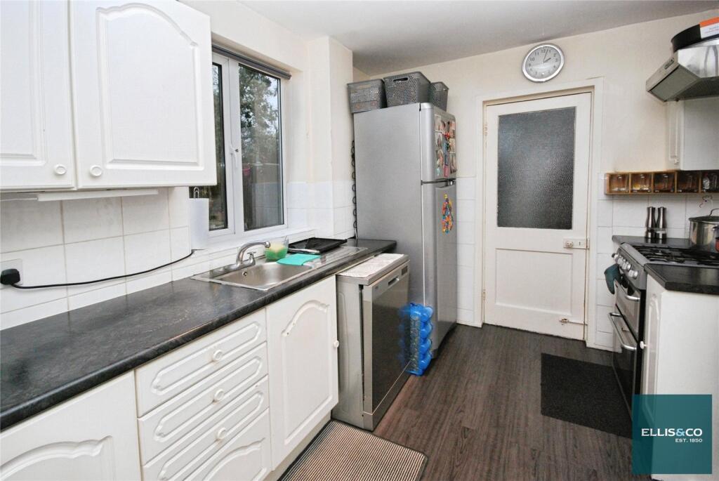 Prayle Grove, Cricklewood, NW2 photo 4