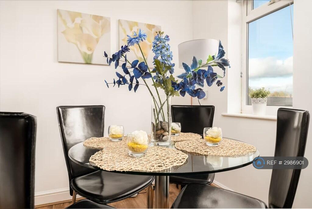 Apartment in Hemel Hempstead - View 4