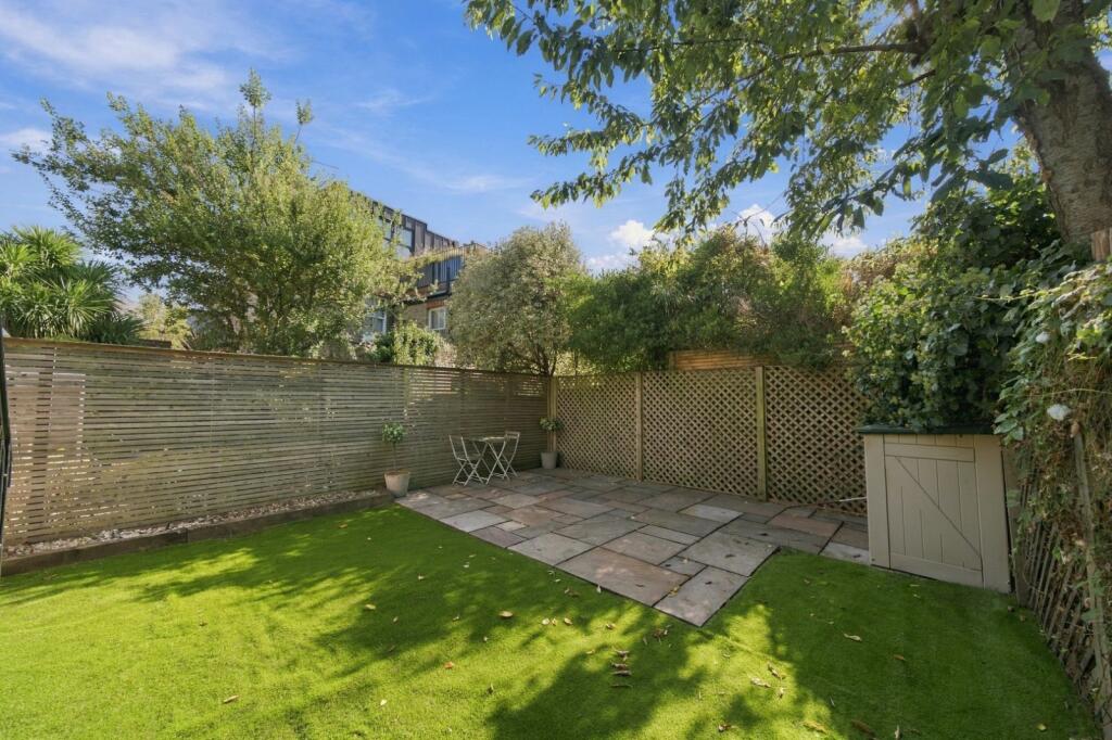 Apartment in London - View 3