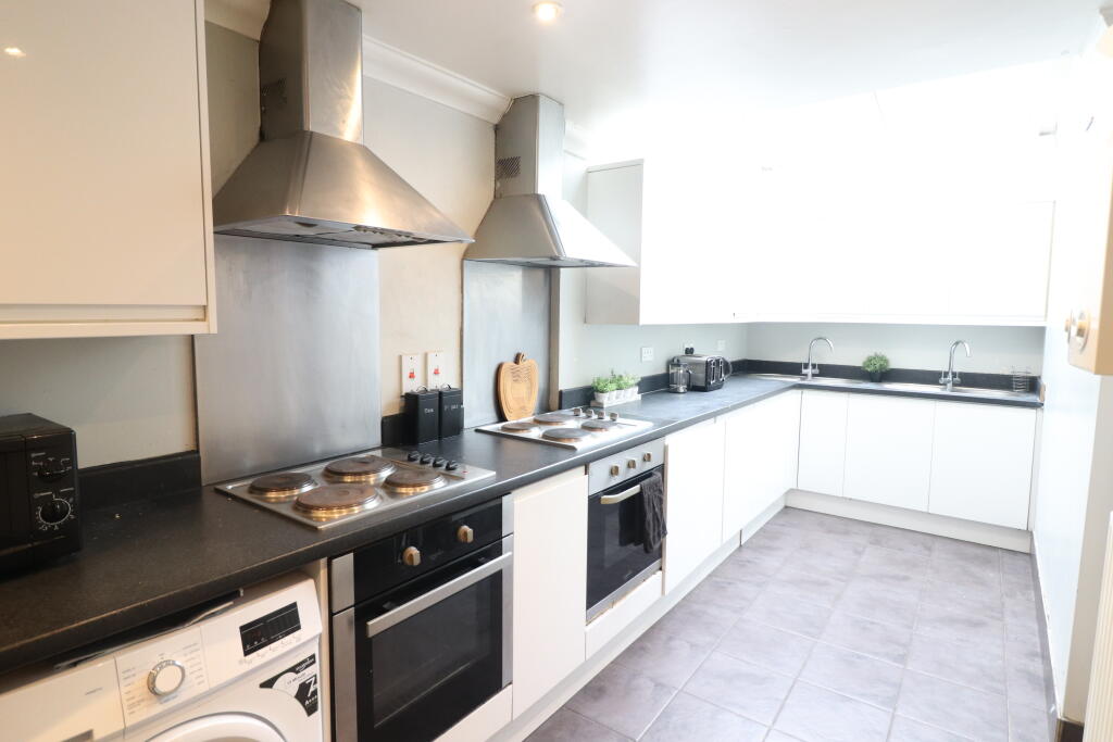 Main image of property: Double Room Available on Henstead Road