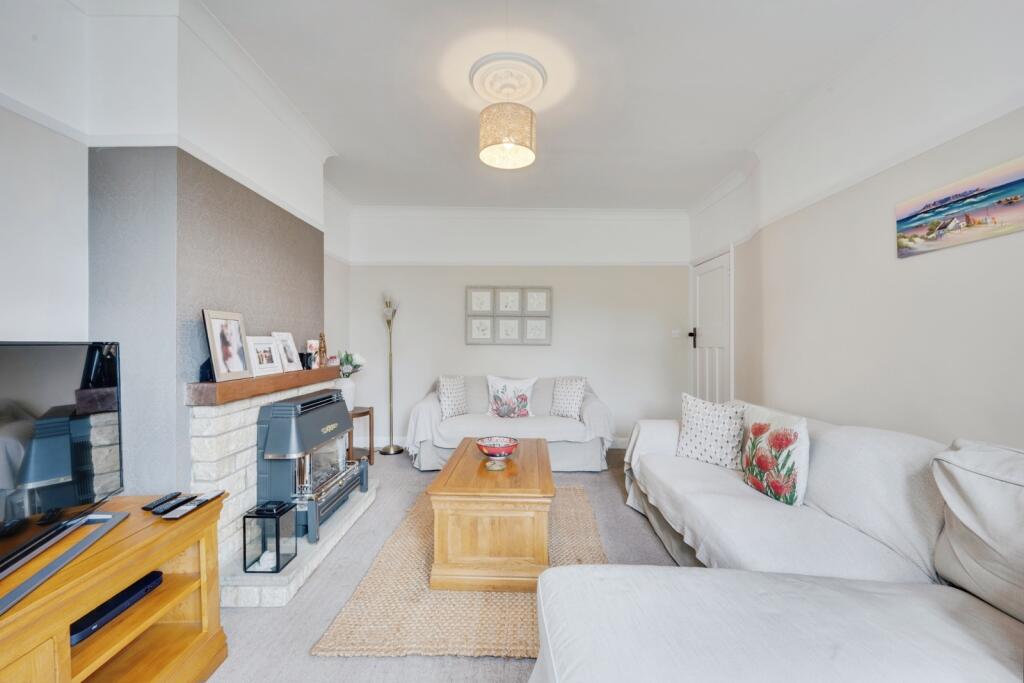 House in Sutton - View 4