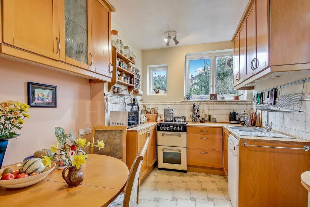 House in London, Dudden Hill, Dollis Hill - View 3