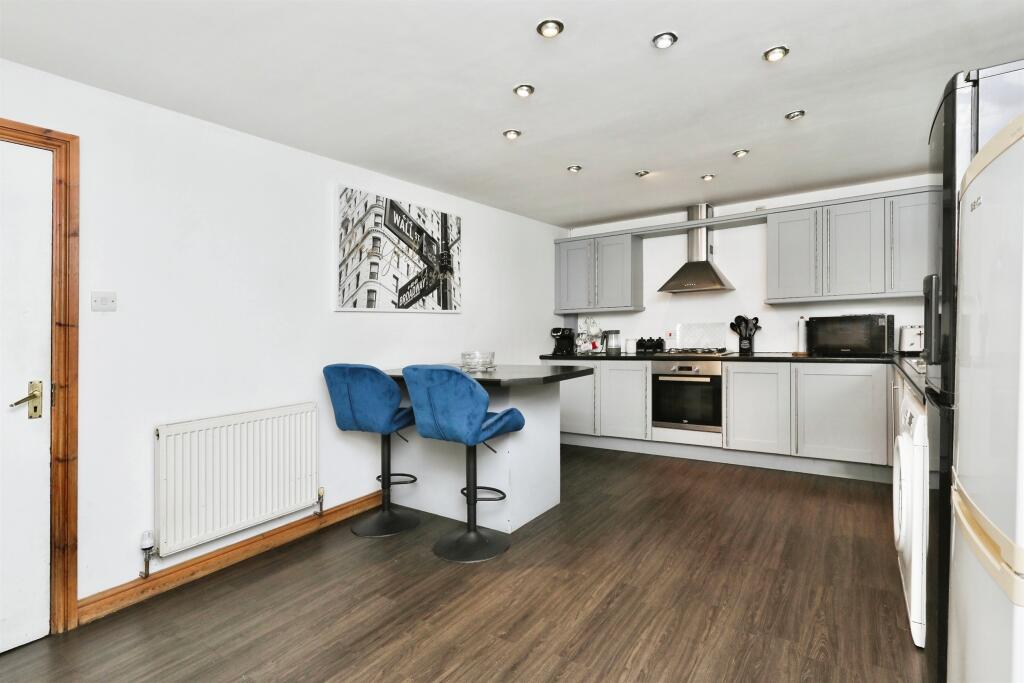 Portland Avenue, Aston, Sheffield photo 3
