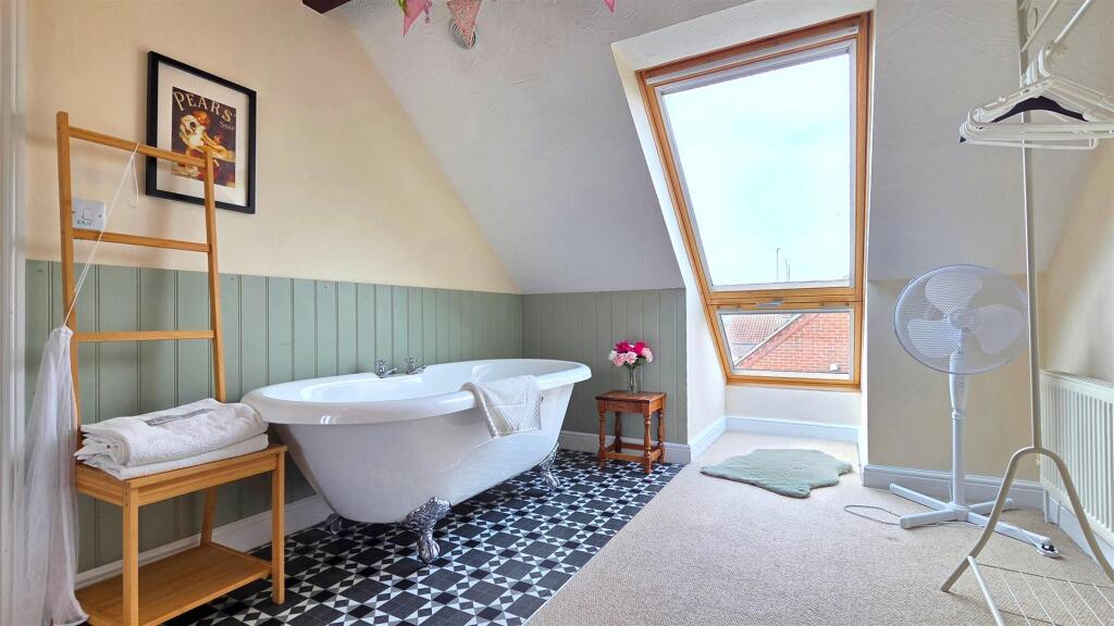 House in Great Yarmouth, Gorleston-on-Sea - More