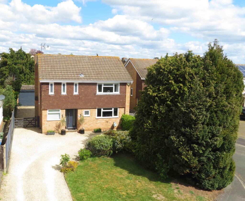 Main image of property: Hemsdale, Maidenhead, SL6