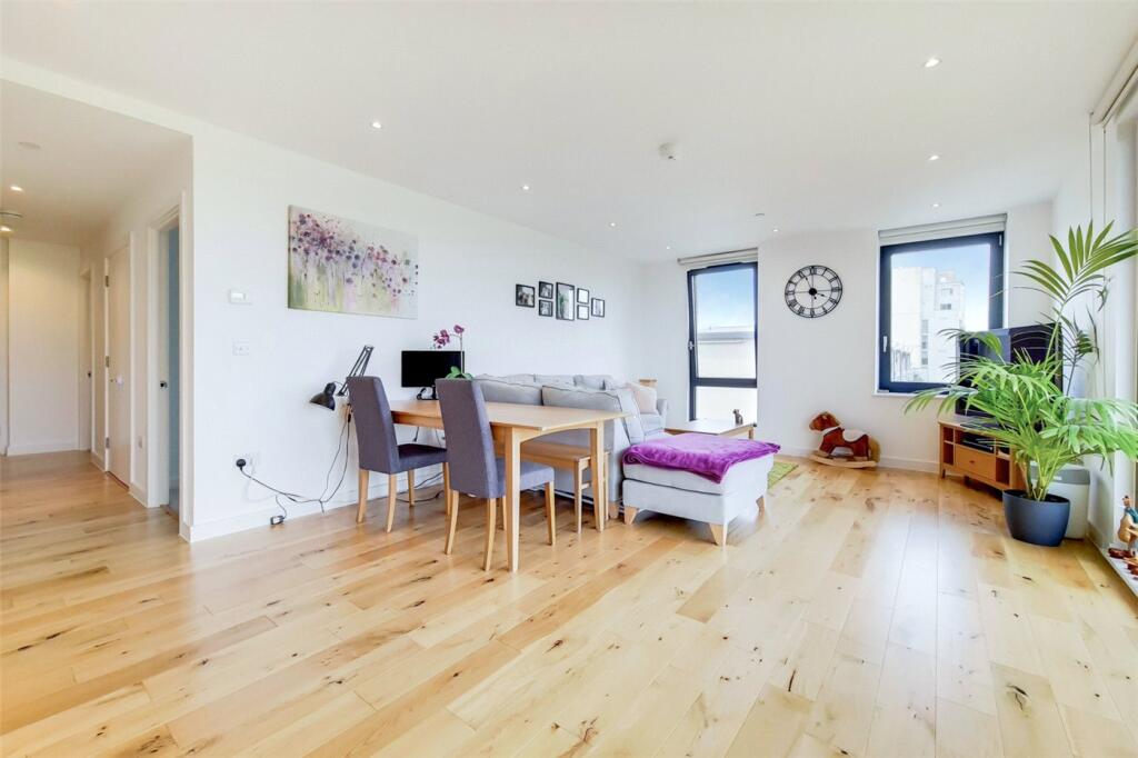 Apartment in London, Suttons Wharf, Mile End - View 4