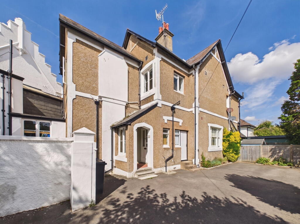 Main image of property: Richmond Road, Worthing, BN11 1PS