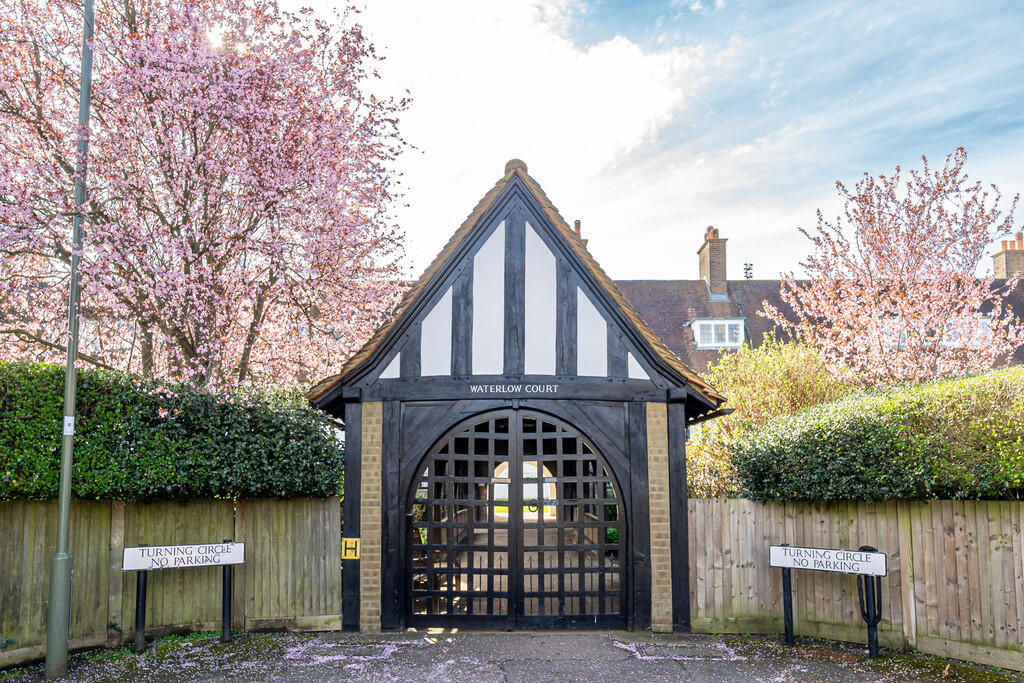 Main image of property: Heath Close, Hampstead Garden Suburb NW11