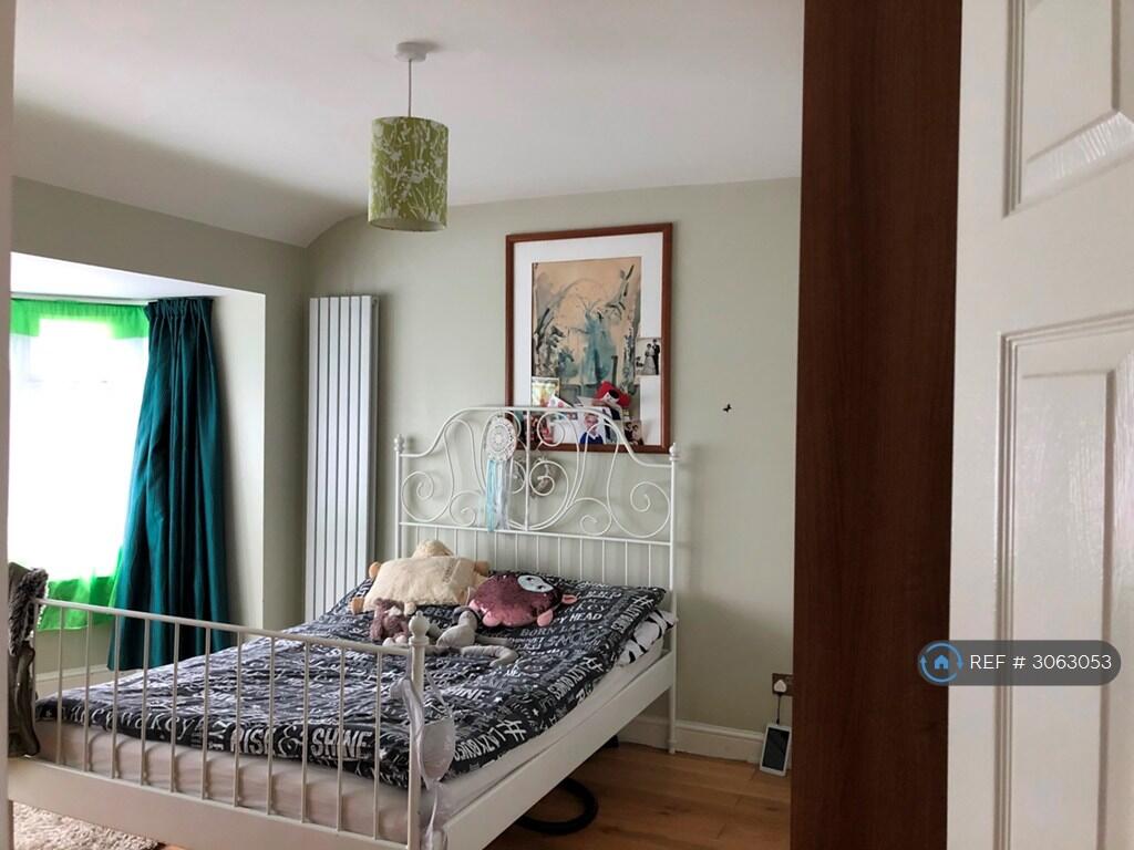 Apartment in London, Greenford - View 2