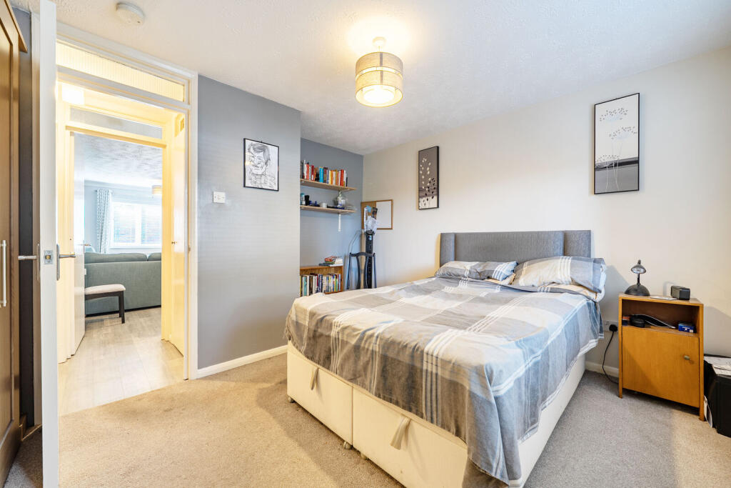 Apartment in Watford - More