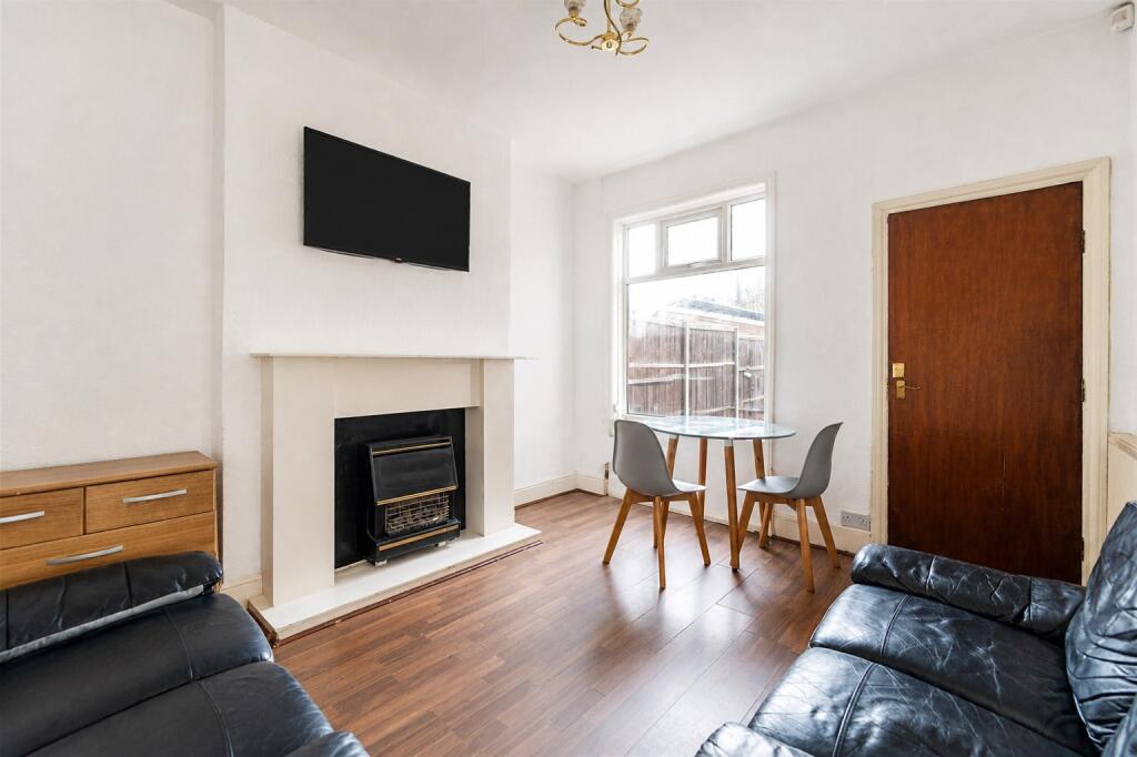 House in Birmingham, West Midlands - View 2