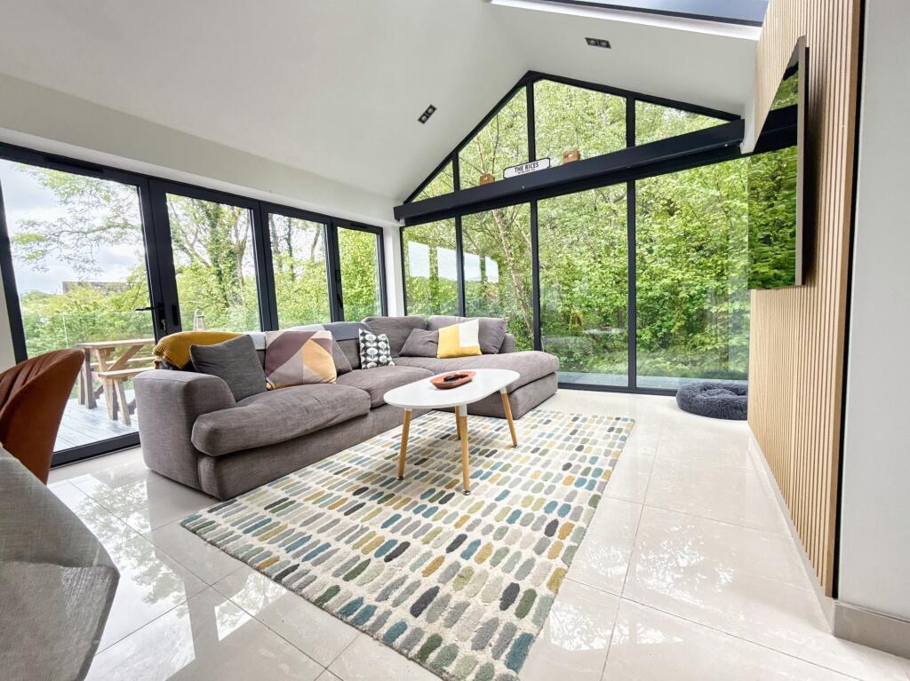 House in Coytrahen, Bridgend - View 2