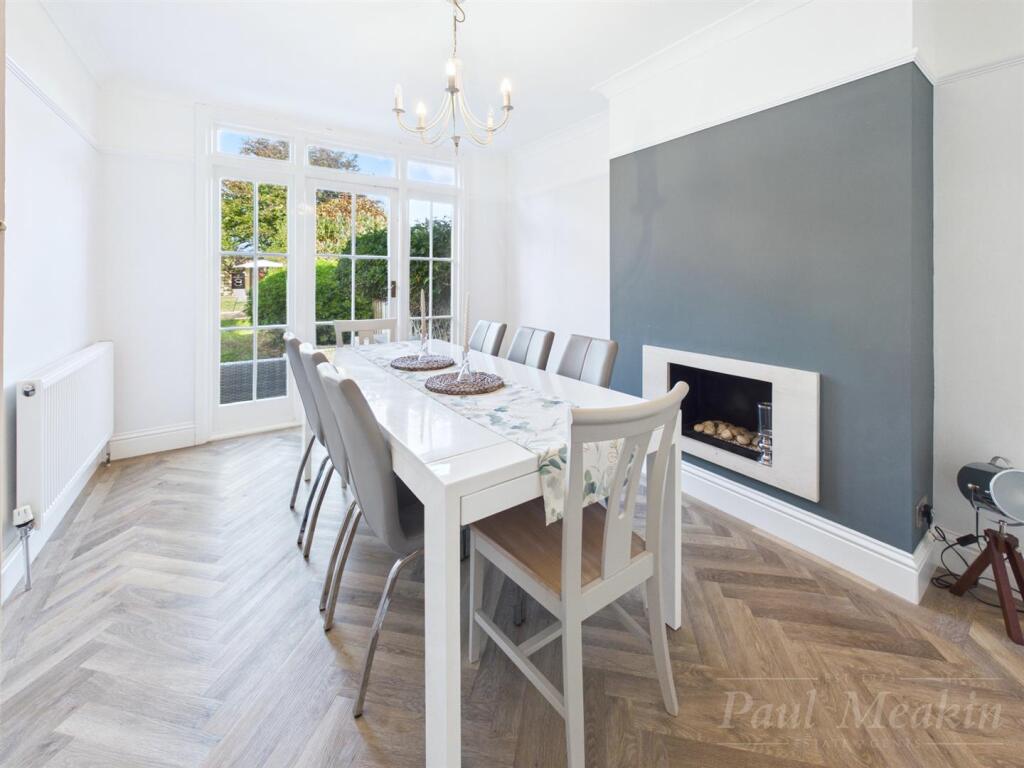 House in Croydon - View 3