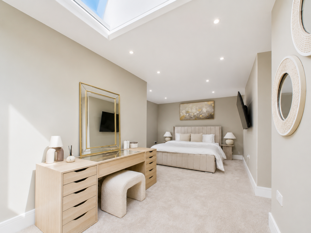 Stowe Apartments, Station Road, Bourne End, SL8 photo 4
