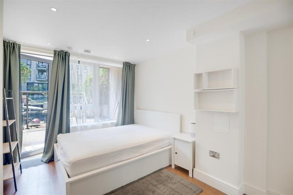 Apartment in London - More
