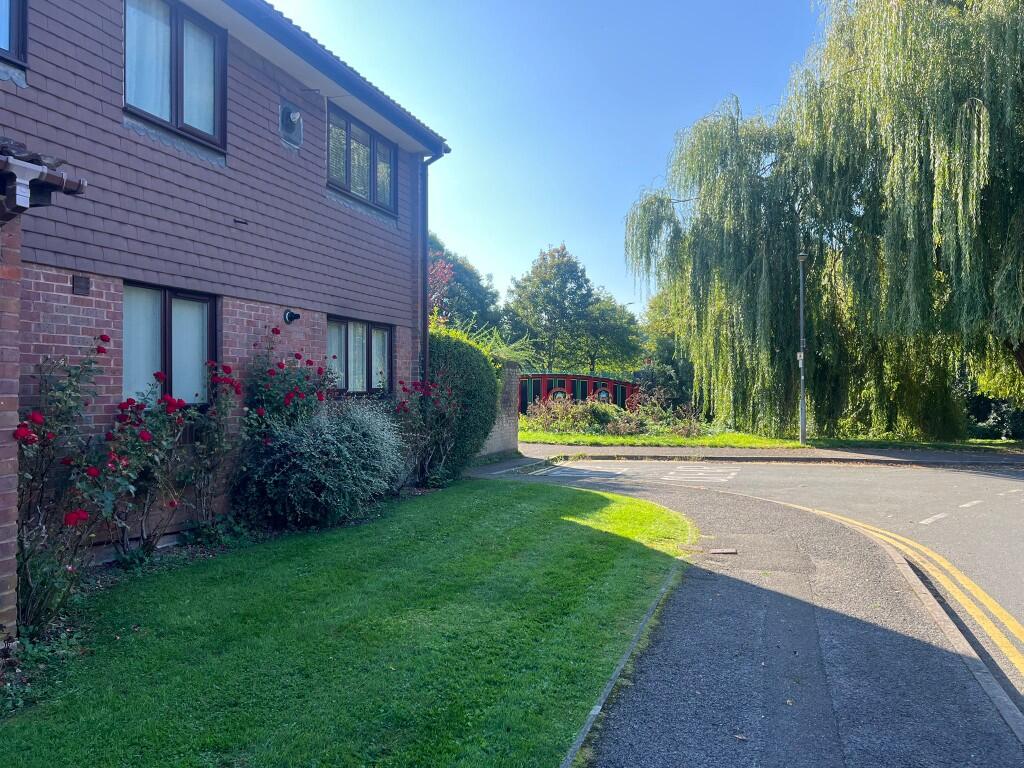 Main image of property: Broadwater, Berkhamsted, Hertfordshire, HP4