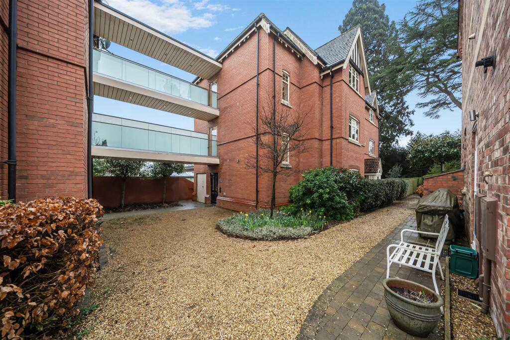 Additional image 14 of Stratford Road, Henley-In-Arden